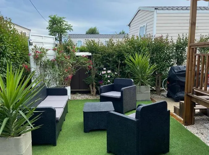 Vos Meilleures Au Montourey! 营地